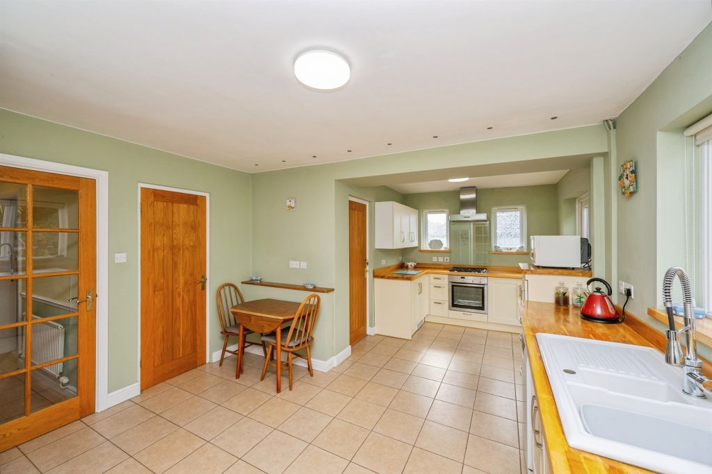 Property photo 3 of 31