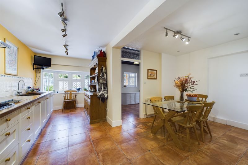 Property photo 3 of 40 Photo 35