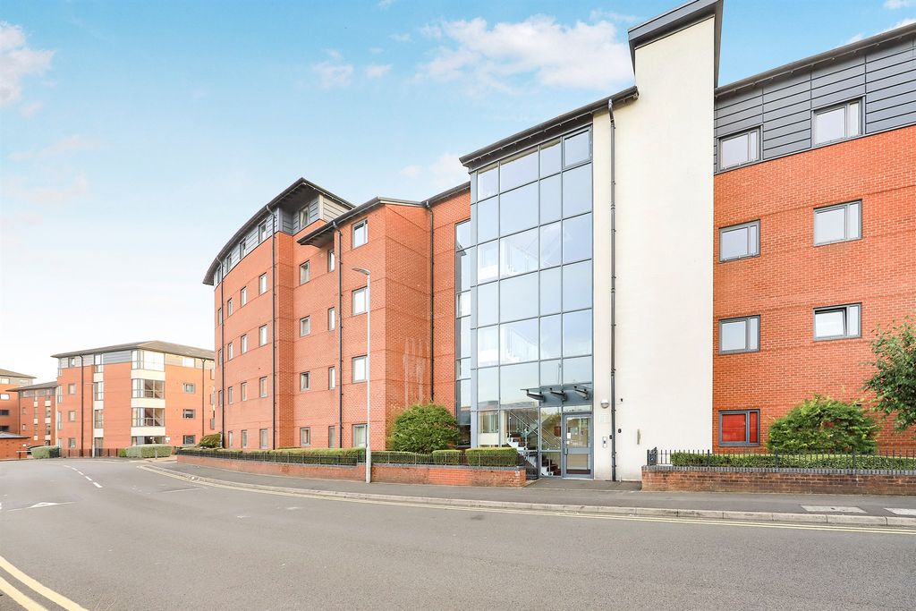 Property photo 1 of 17 Image