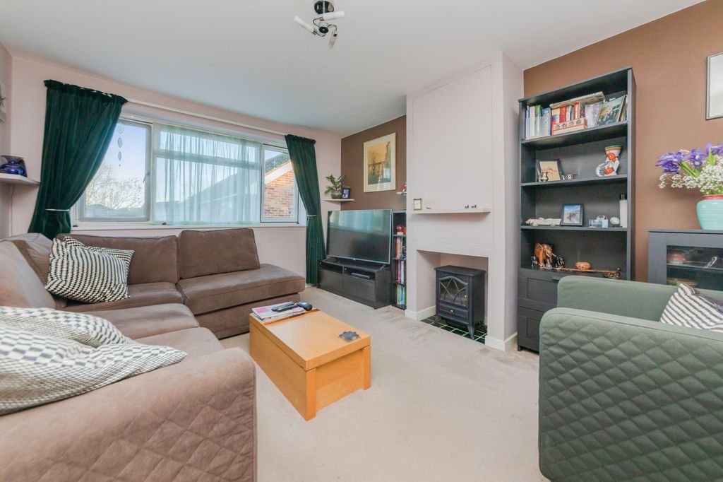 Property photo 2 of 13