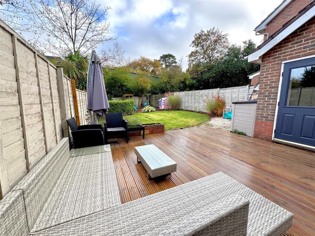 Property photo 2 of 15 Garden.Jpg