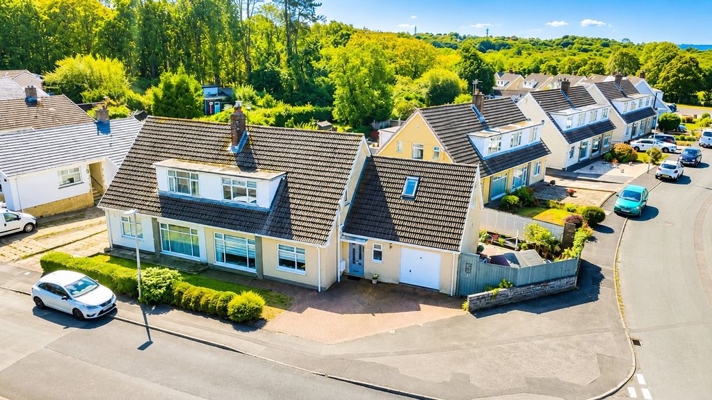 Property photo 1 of 33