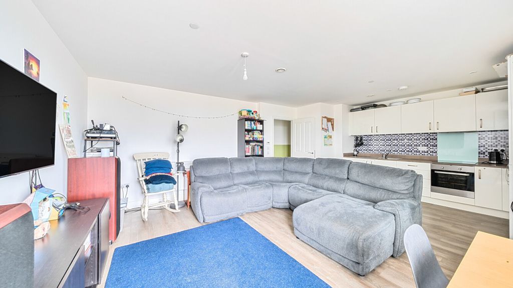 Property photo 3 of 16