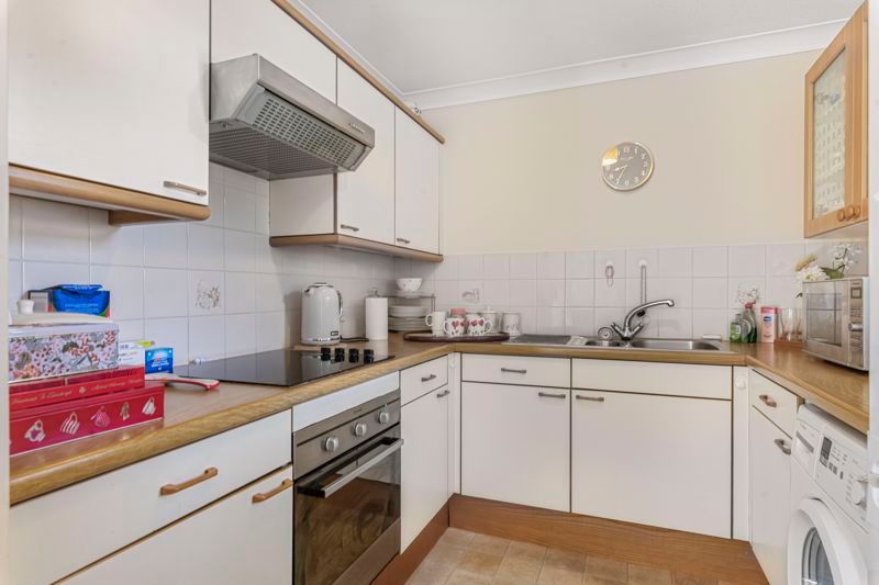 Property photo 3 of 12 Kitchen