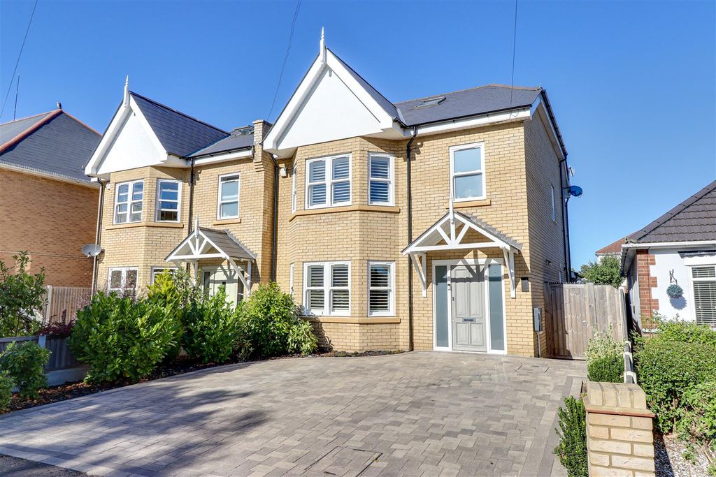 Property photo 1 of 40