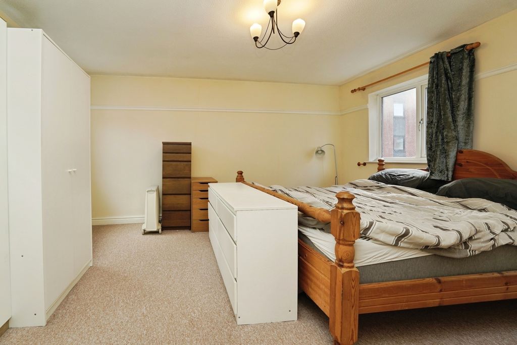 Additional image 7 of 2 bed flat for saleBrick Kiln Street, Evesham, Worcestershire WR11