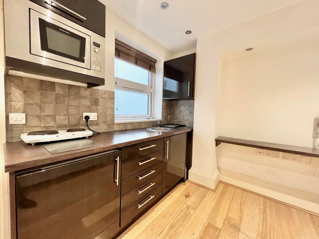 Property photo 2 of 8 Gallery