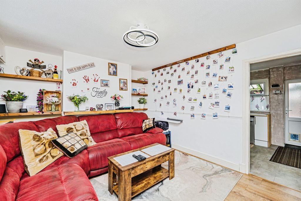 Property photo 3 of 25