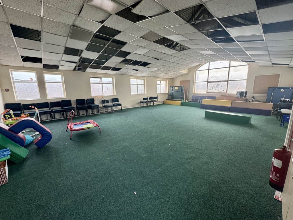 Property photo 3 of 17