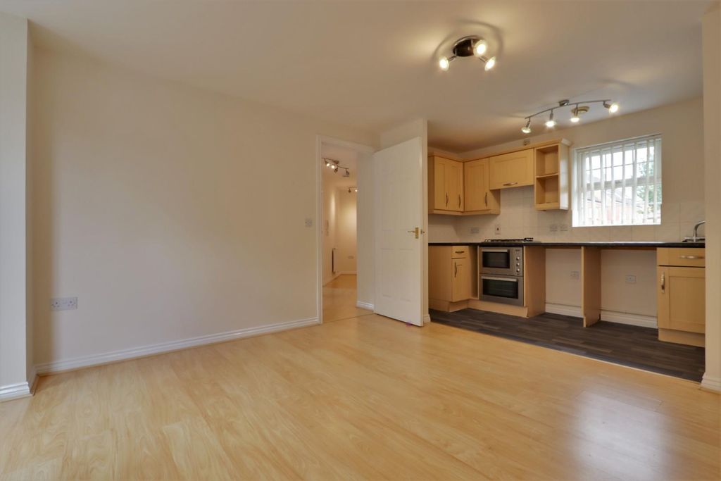 Property photo 3 of 10 Kitchen/Living