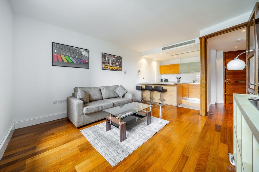 Property photo 1 of 11 Reception Room