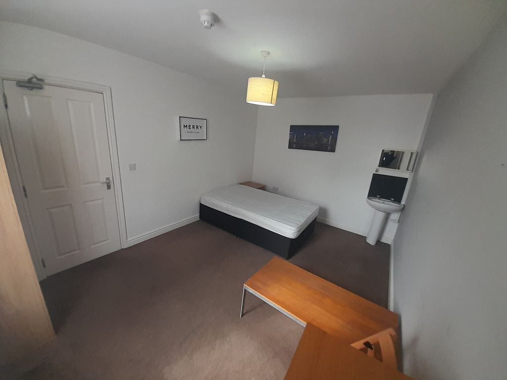 Property photo 3 of 6 Gallery
