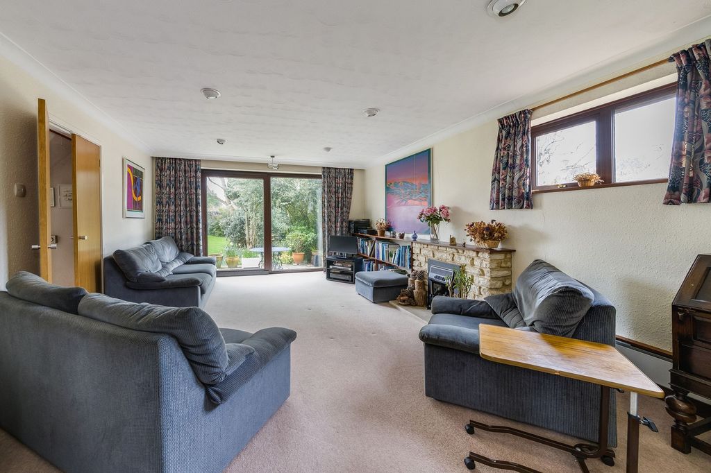 Property photo 3 of 33