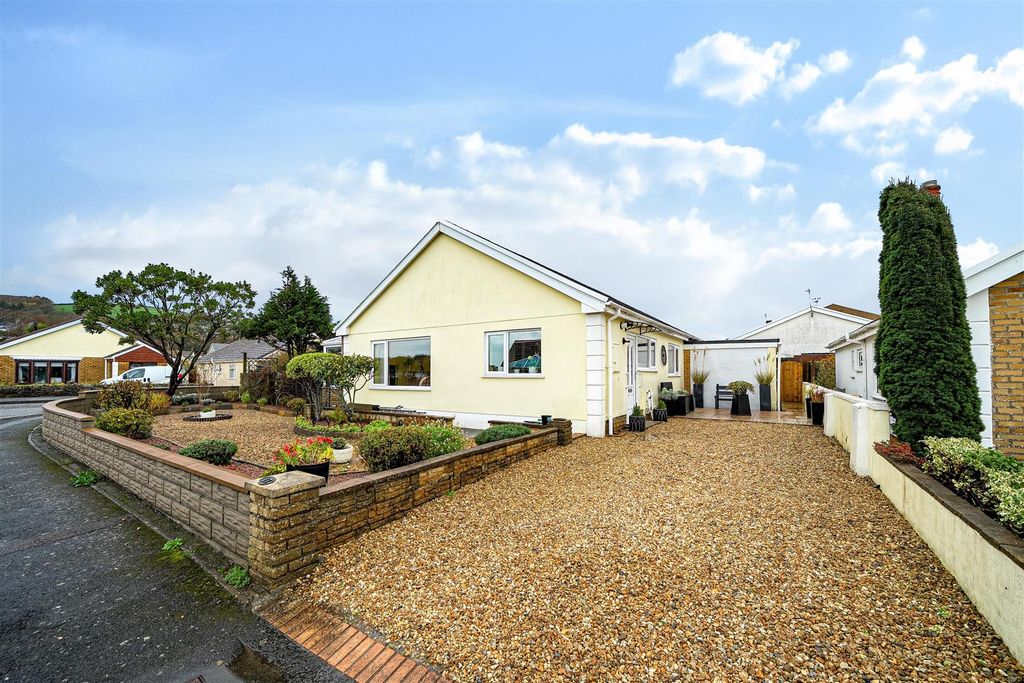 Property photo 1 of 24