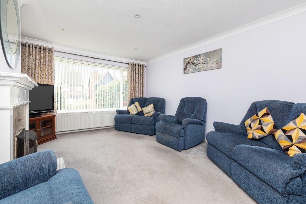 Property photo 3 of 12 4516073