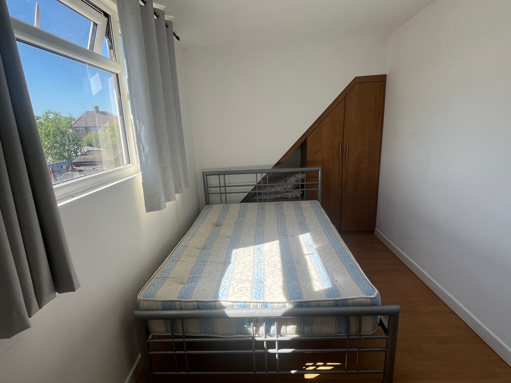 Property photo 1 of 4 HMO-01