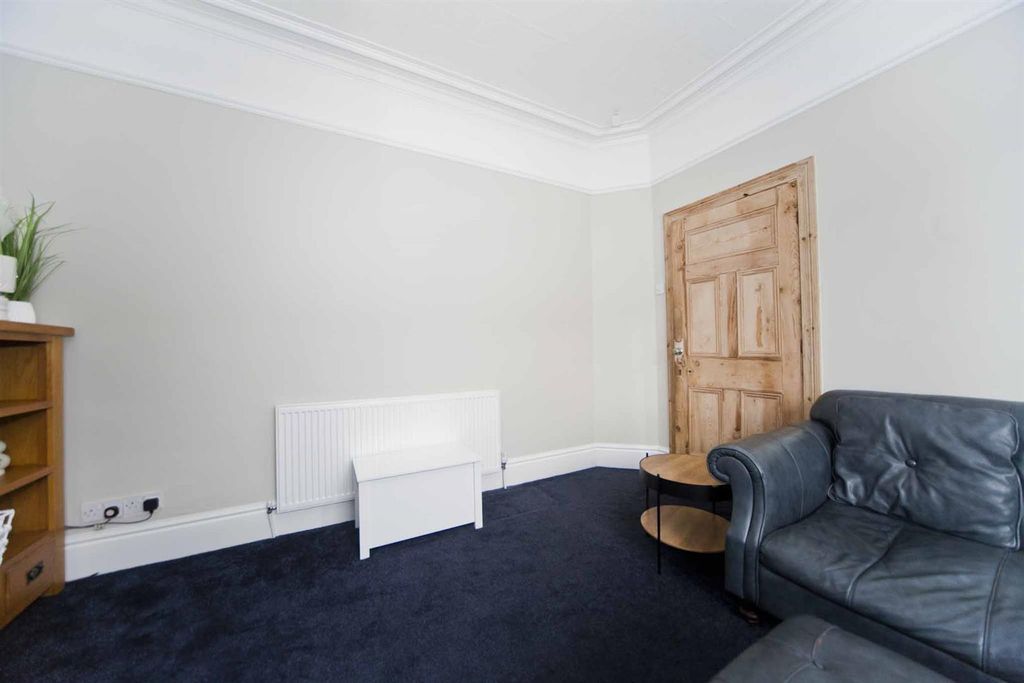 Property photo 3 of 28