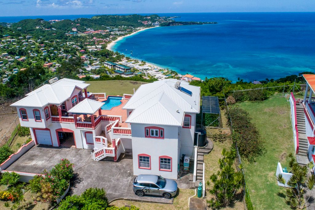 Property photo 2 of 36