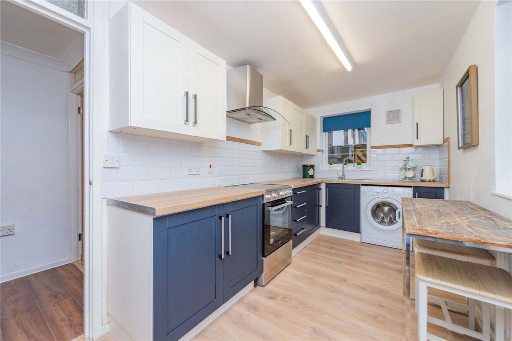 Property photo 3 of 29 Picture No. 11