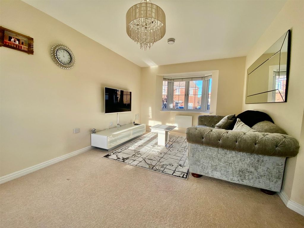 Property photo 3 of 18