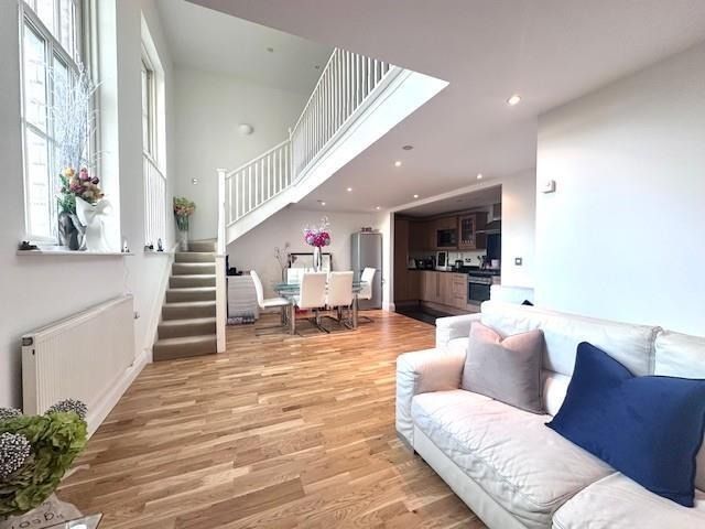 Property photo 2 of 12 4299022
