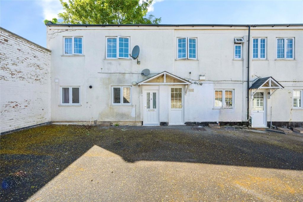 Property photo 3 of 11 Picture No. 27