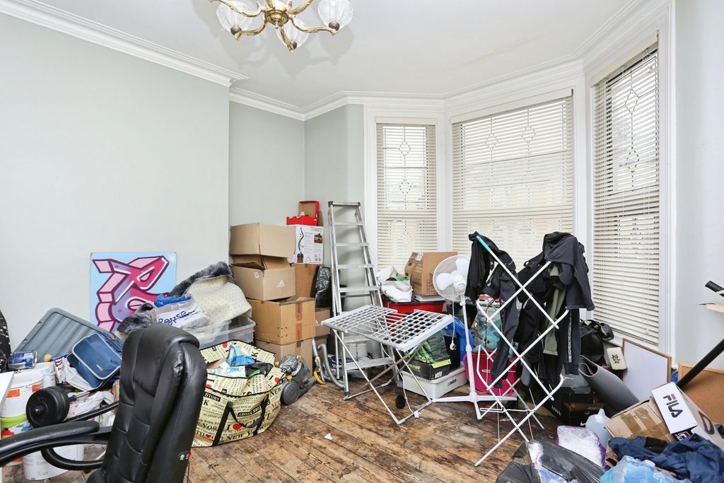 Property photo 2 of 17 Photo