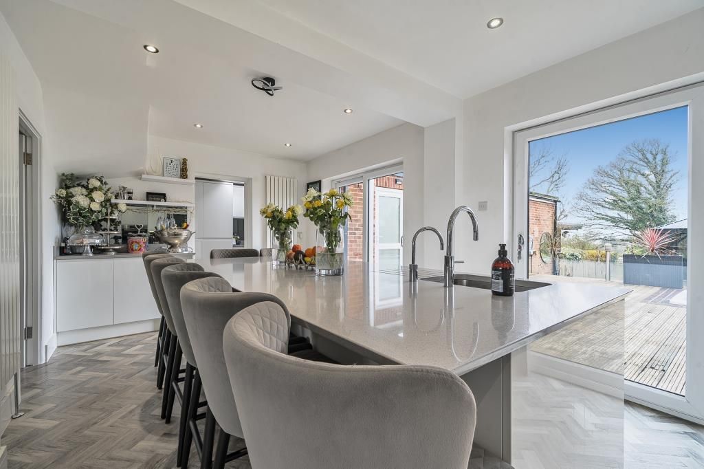 Property photo 2 of 26 Kitchen