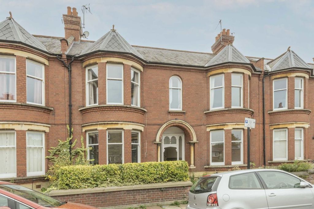 Property photo 1 of 5