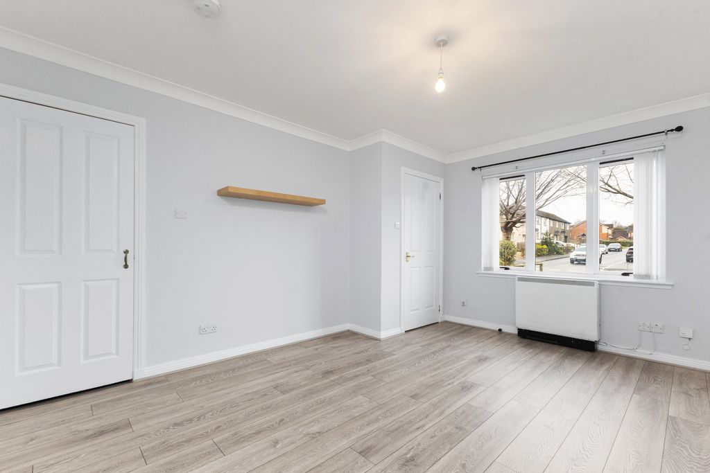 Property photo 2 of 12 13 Lyarthall 03