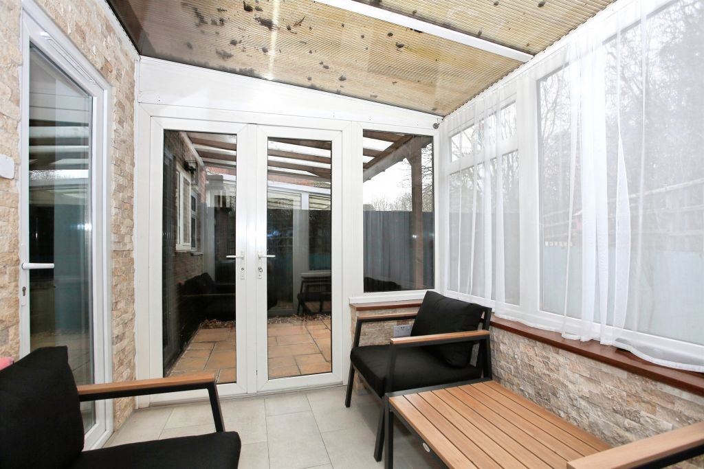 Property photo 3 of 20 Conservatory