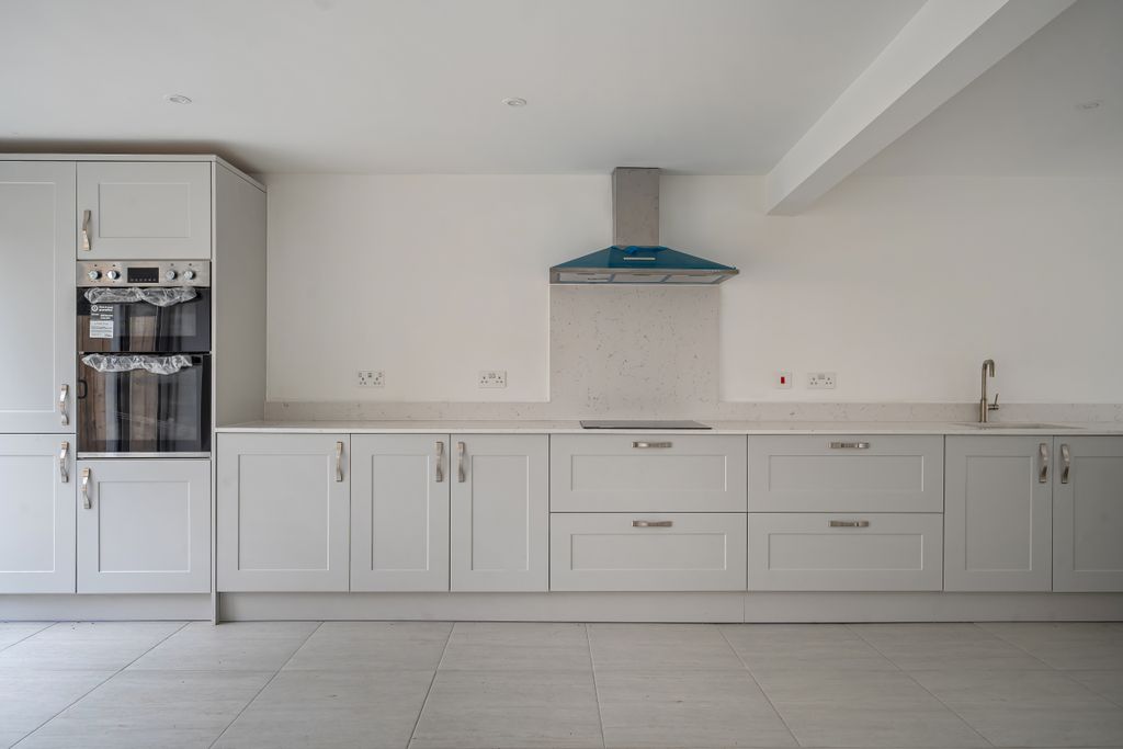 Property photo 3 of 18 137408622690344A563c02