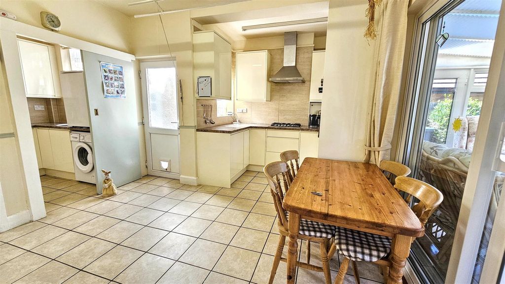 Property photo 2 of 15 1000006606.Jpg