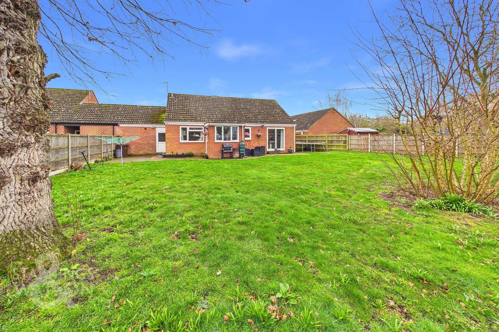 Property photo 2 of 26