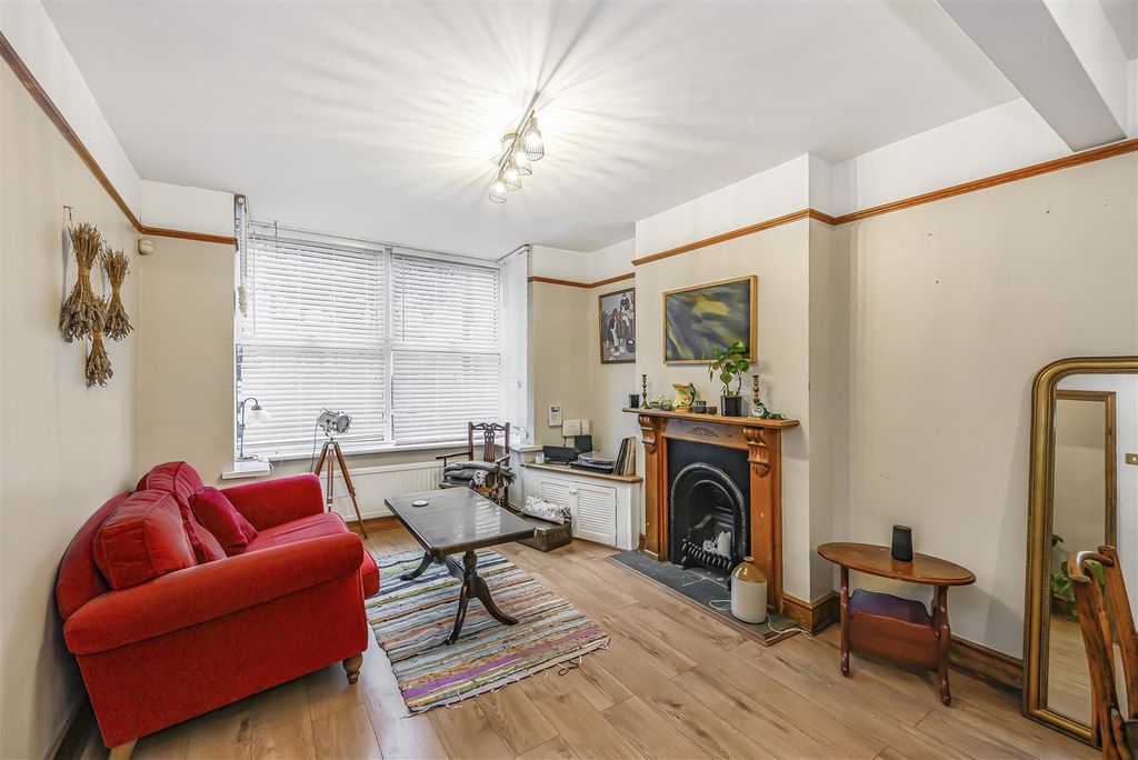 Property photo 2 of 19