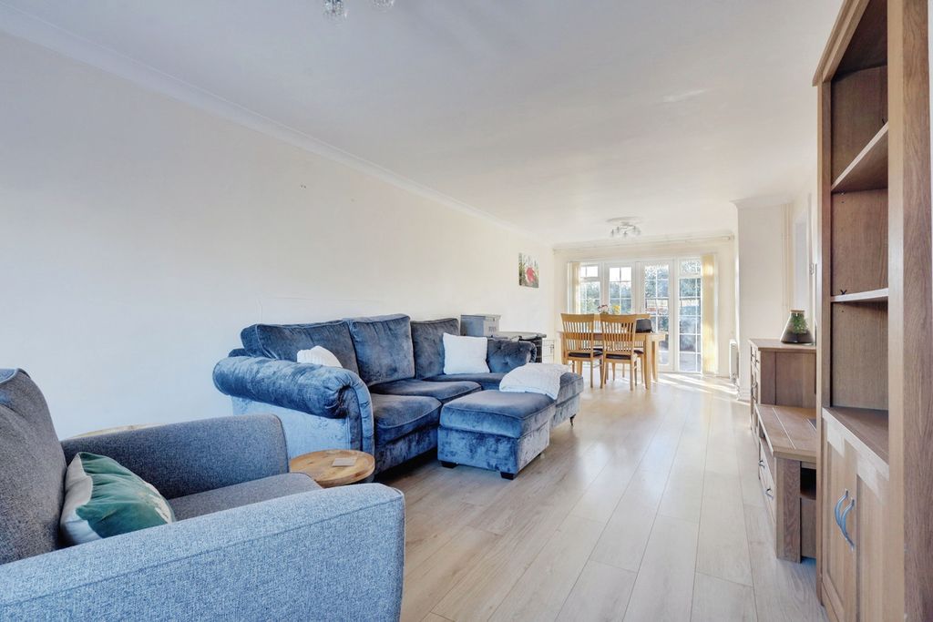 Property photo 3 of 19