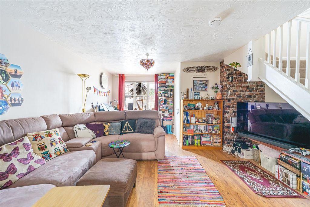 Property photo 2 of 16 Living Room