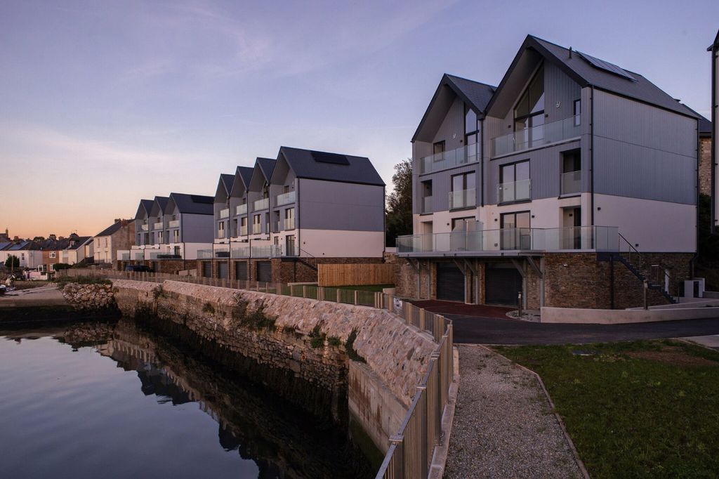 Property photo 1 of 12 Units 4&5 Aspect