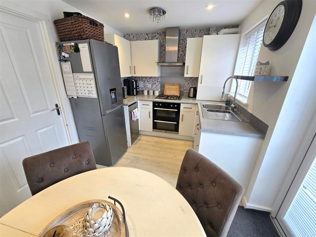 Property photo 2 of 14 Kitchen/Diner