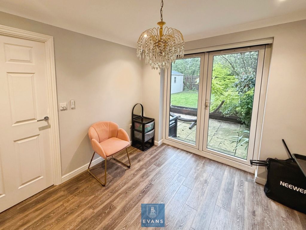 Property photo 2 of 17 Dining Room