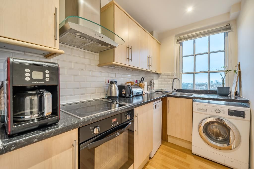 Property photo 2 of 17 Kitchen