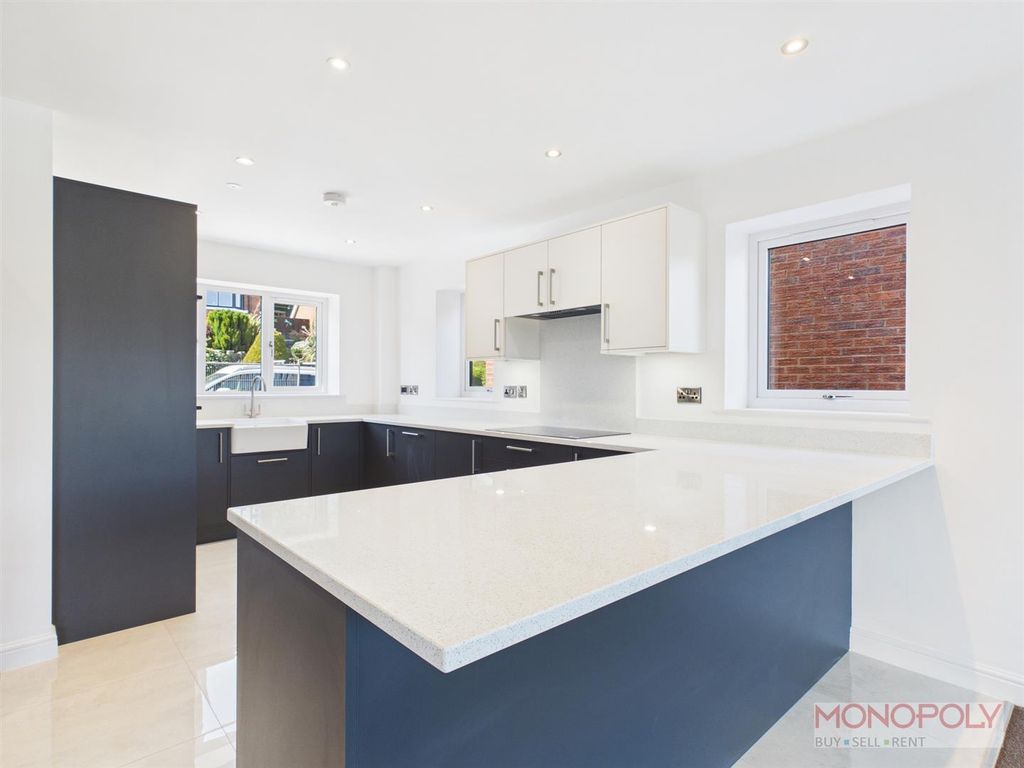 Property photo 3 of 27 Cam01943G0-Pr0644-Still001.Jpg