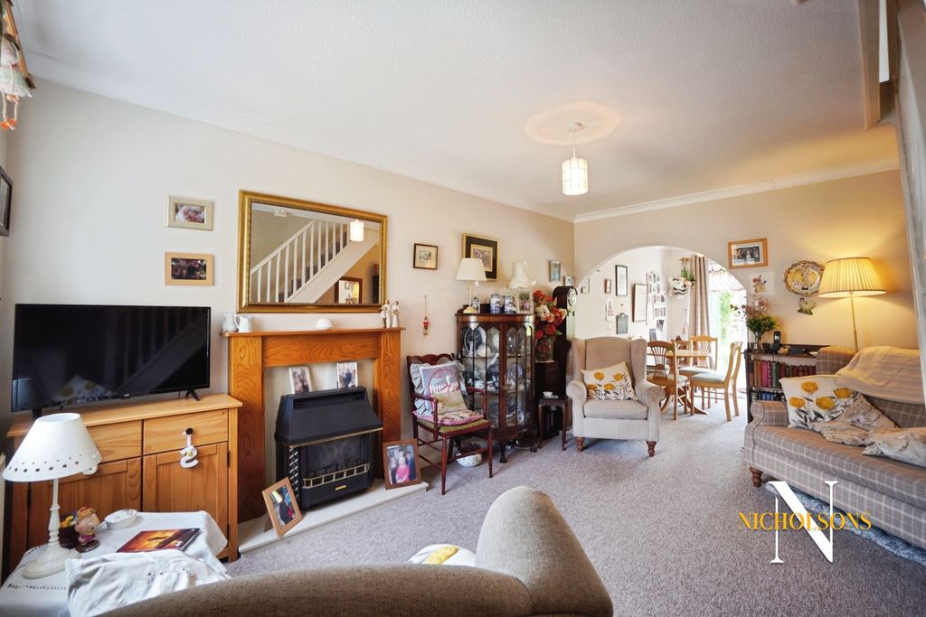 Property photo 2 of 13 4225122