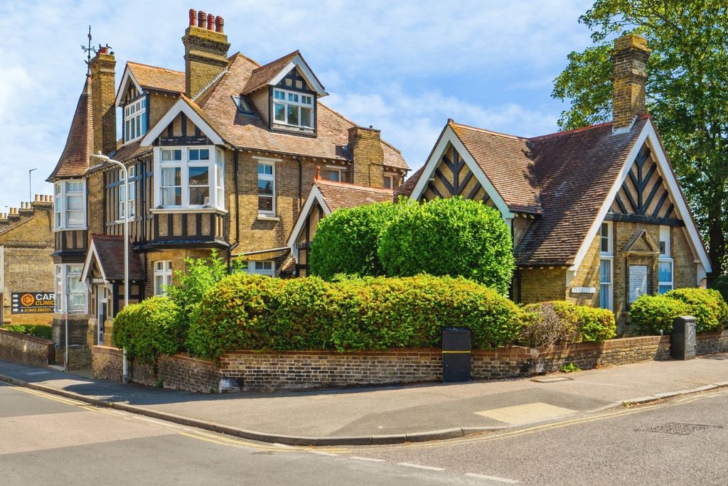 Property photo 2 of 19 Pbox-Img.Jpg