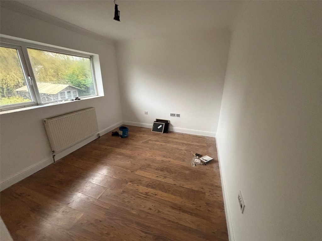 Property photo 3 of 5 Picture No. 02