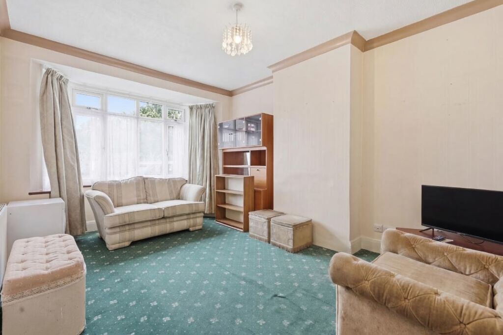 Property photo 3 of 6