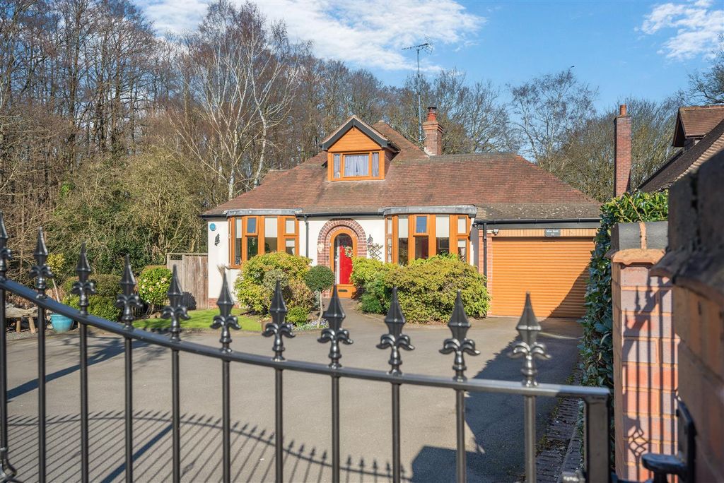 Property photo 3 of 37 8682205-Exterior17.Jpg