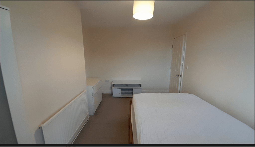 Property photo 2 of 7 Room