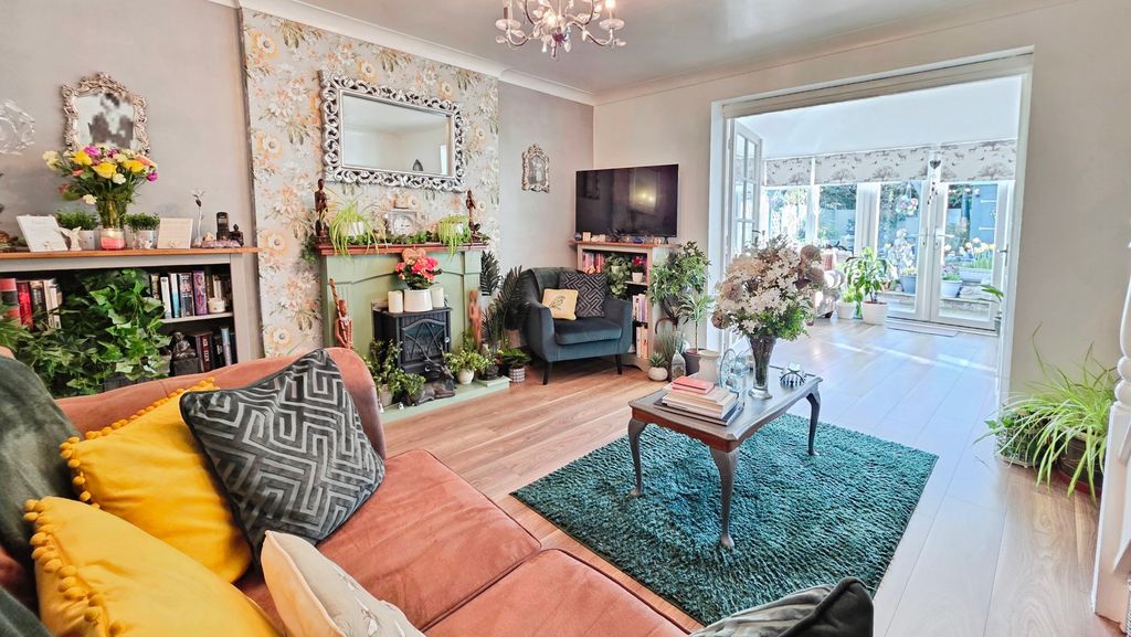 Property photo 2 of 14