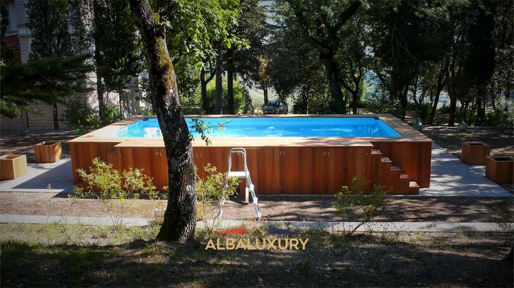 Property photo 3 of 28